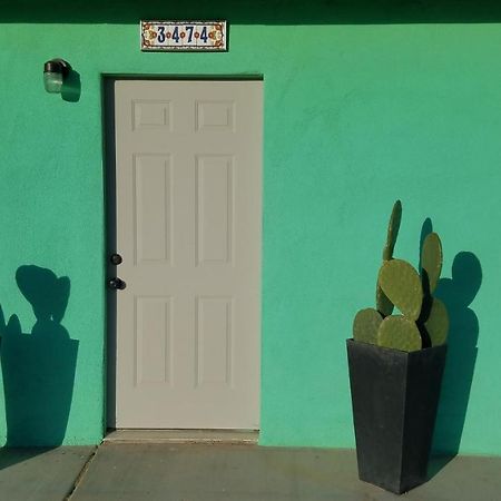 Smitty'S Hideaway Hotel Twentynine Palms Exterior photo