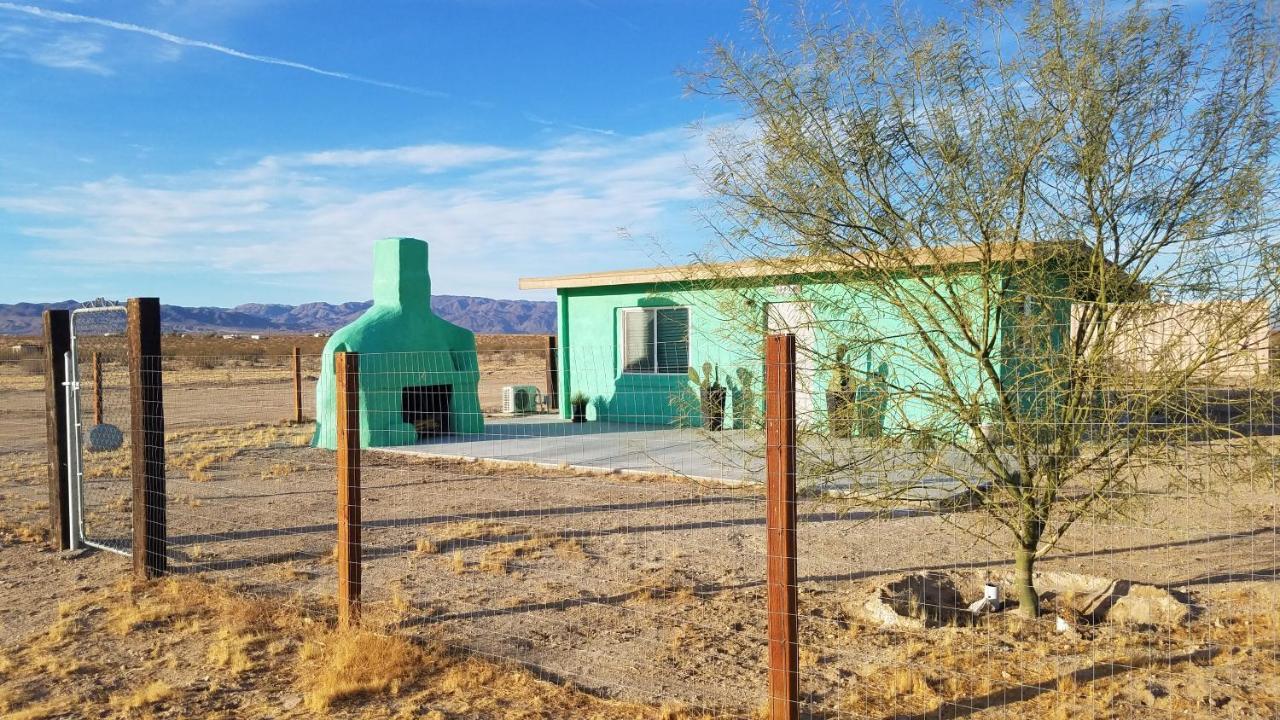 Smitty'S Hideaway Hotel Twentynine Palms Exterior photo